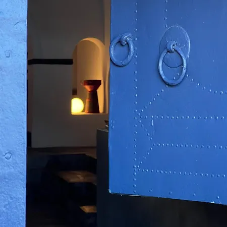 The Red Winehouse Villa *